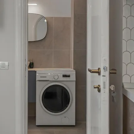 Cozy Premium Studio, Near Old Town Бухарест