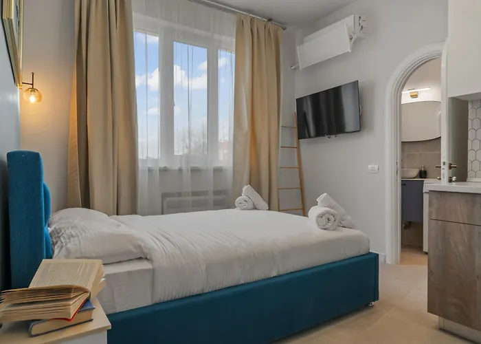 Cozy Premium Studio, Near Old Town Apartment