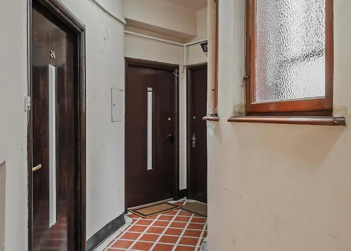 Cozy Premium Studio, Near Old Town Apartment *